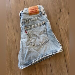 Levi High Waisted Mom Shorts